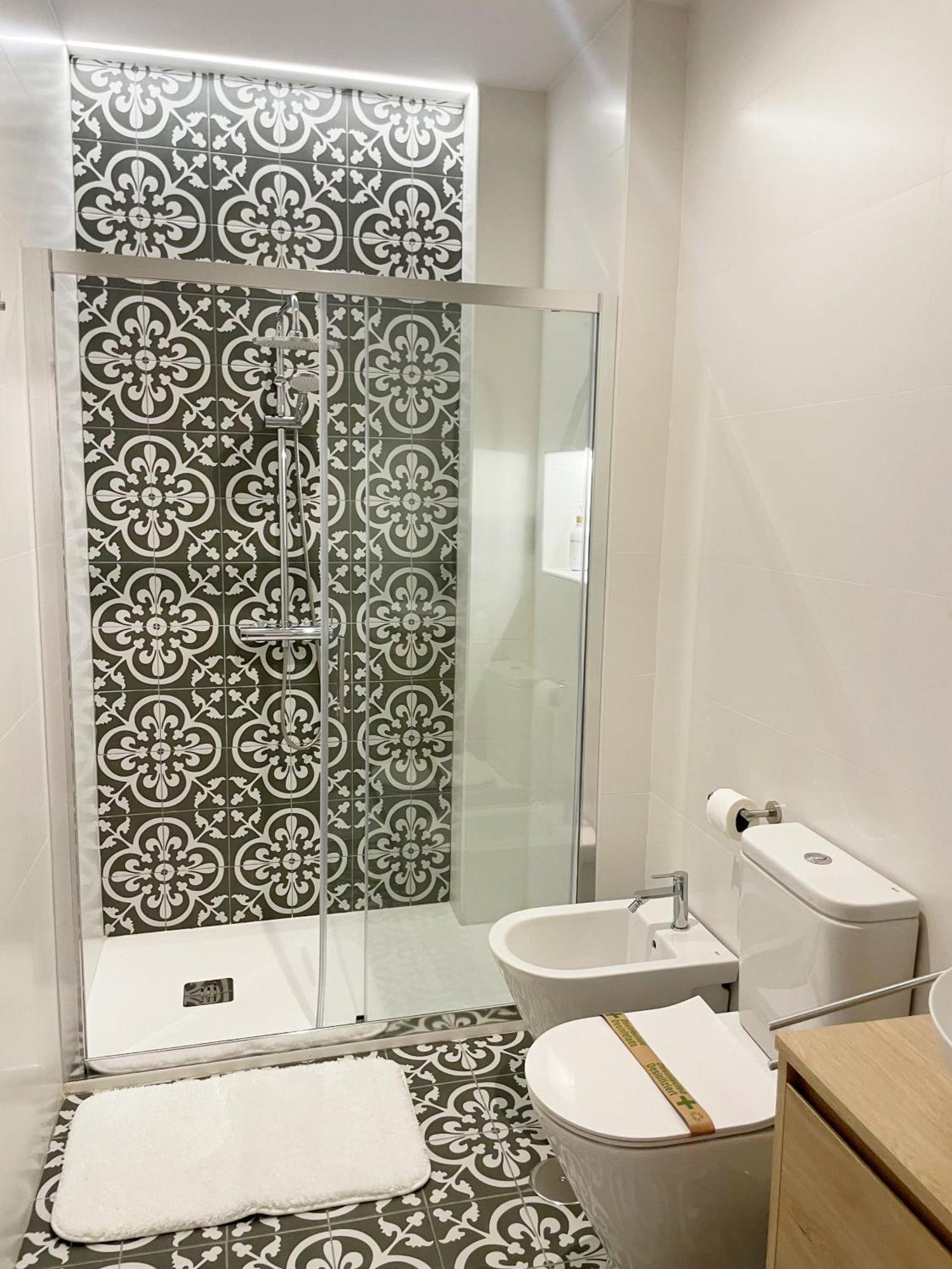 Piso Familiar Con Tres Habitaciones En La Goleta Malaga Exterior photo